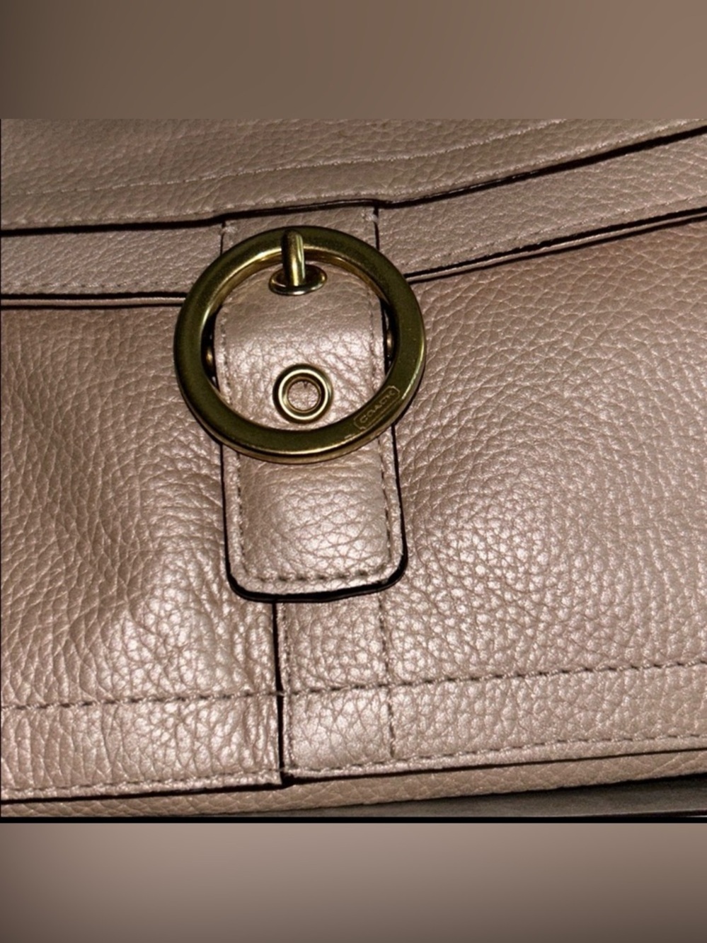 👑Coach Cream ✨Shoulder Bag with Gold Accents✨ - Picture 4 of 13